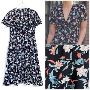 Uniqlo Floral Printed V-Neck Short Sleeve Dress
